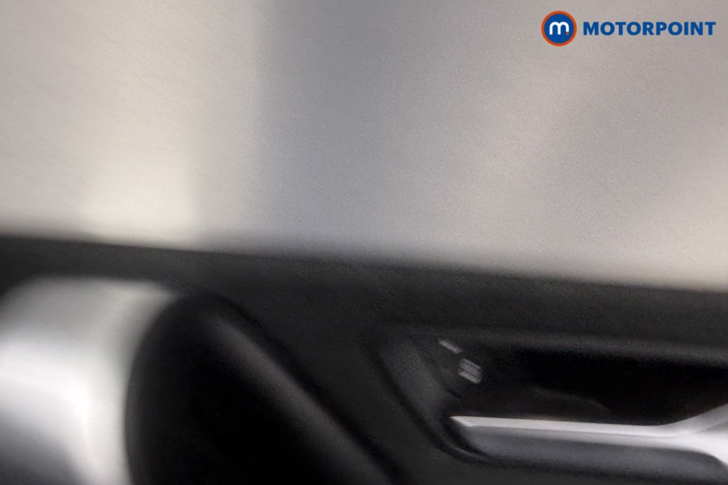 Mercedes-Benz A Class Amg Line Executive Edition Automatic Petrol Hatchback - Stock Number (1612933) - 9th supplementary image