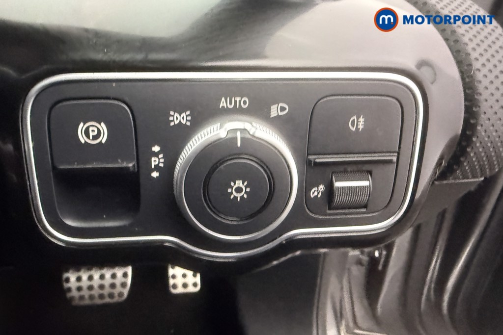 Mercedes-Benz A Class Amg Line Executive Edition Automatic Petrol Hatchback - Stock Number (1612933) - 13th supplementary image