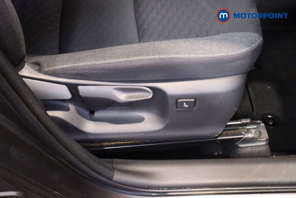 Toyota Yaris Cross Design Automatic Petrol-Electric Hybrid Estate - Stock Number (1613949) - 16th supplementary image