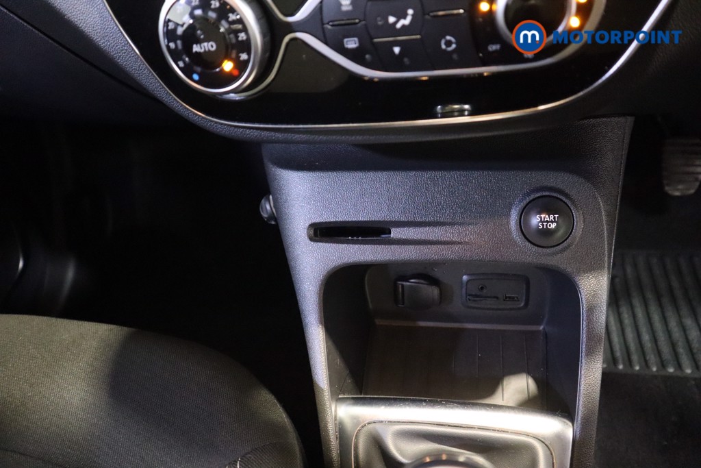 Renault Captur Iconic Manual Petrol SUV - Stock Number (1614589) - 6th supplementary image