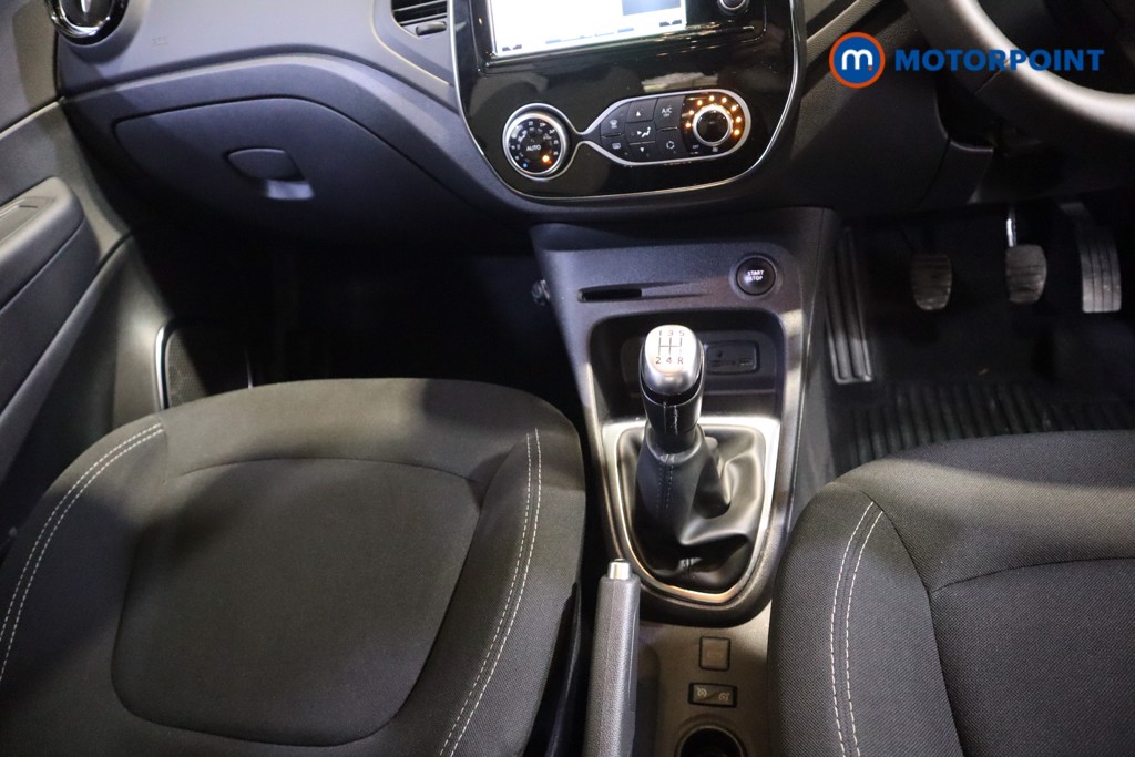 Renault Captur Iconic Manual Petrol SUV - Stock Number (1614589) - 7th supplementary image