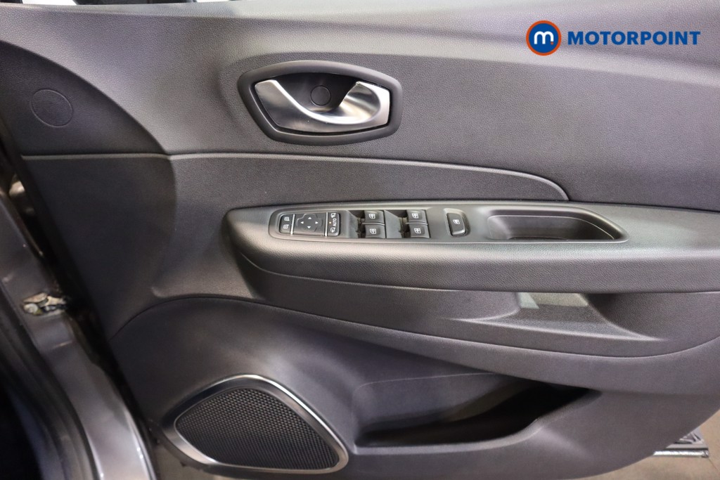 Renault Captur Iconic Manual Petrol SUV - Stock Number (1614589) - 10th supplementary image