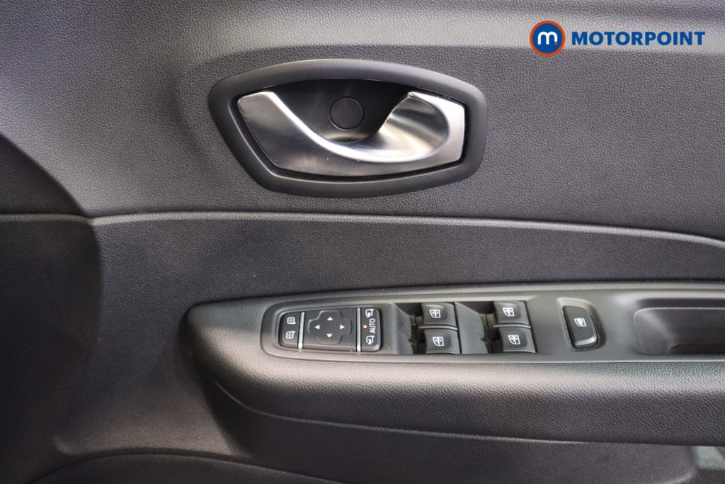 Renault Captur Iconic Manual Petrol SUV - Stock Number (1614589) - 11th supplementary image