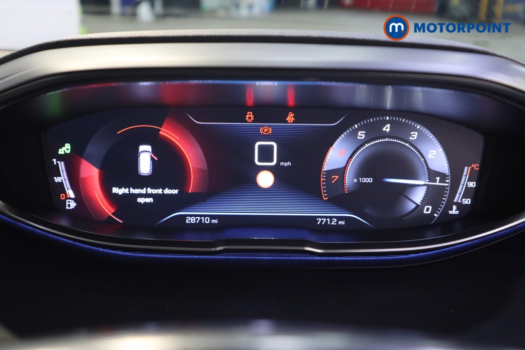 Peugeot 3008 Allure Manual Petrol SUV - Stock Number (1614985) - 4th supplementary image