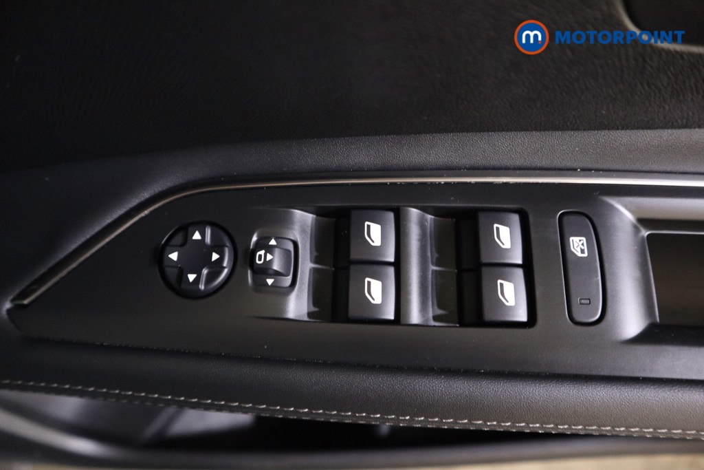 Peugeot 3008 Allure Manual Petrol SUV - Stock Number (1614985) - 15th supplementary image