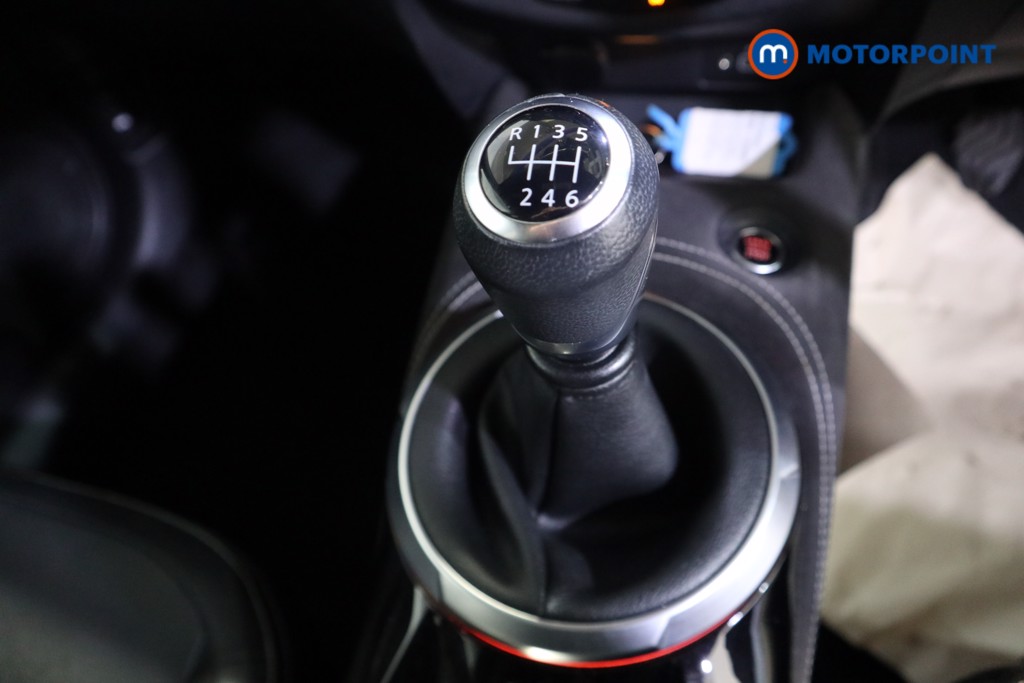 Nissan Juke Tekna-Plus Manual Petrol SUV - Stock Number (1615092) - 11th supplementary image