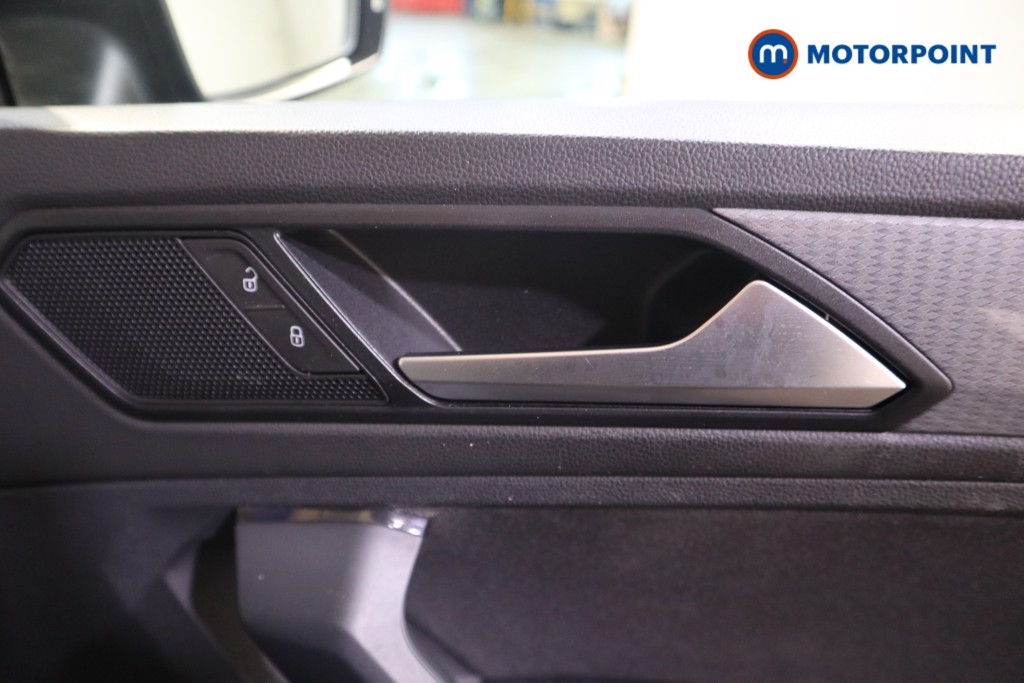 Volkswagen Tiguan Life Automatic Petrol SUV - Stock Number (1615677) - 13th supplementary image