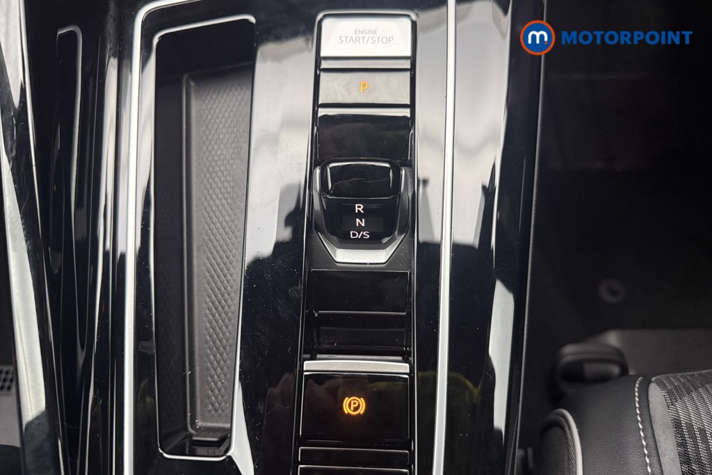 Volkswagen Golf R-Line Automatic Petrol Hatchback - Stock Number (1616972) - 7th supplementary image