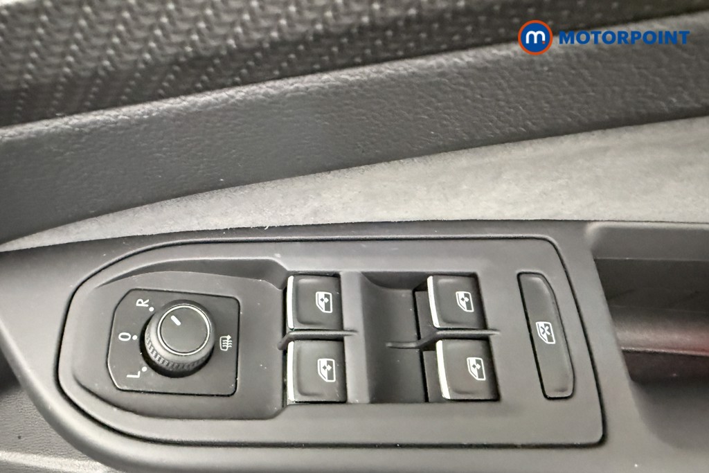 Volkswagen Golf R-Line Automatic Petrol Hatchback - Stock Number (1616972) - 19th supplementary image