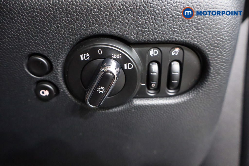 Mini Hatchback Cooper Exclusive Manual Petrol Hatchback - Stock Number (1605577) - 17th supplementary image