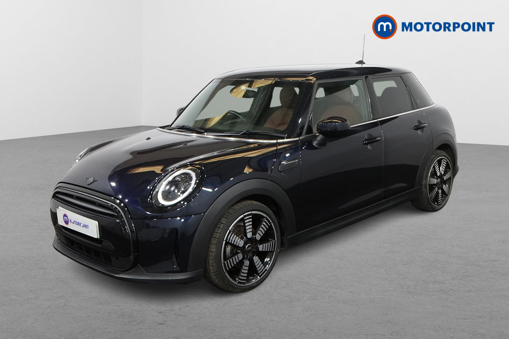 Mini Hatchback Cooper Exclusive Manual Petrol Hatchback - Stock Number (1605577) - Passenger side front corner