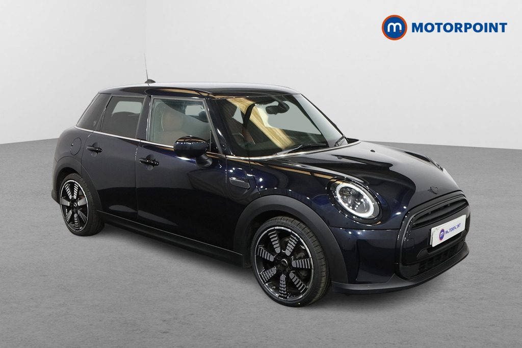 Mini Hatchback Cooper Exclusive Manual Petrol Hatchback - Stock Number (1605577) - Drivers side front corner