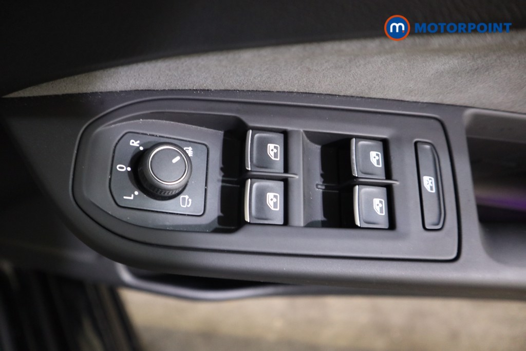 Volkswagen Golf R Automatic Petrol Hatchback - Stock Number (1609292) - 14th supplementary image