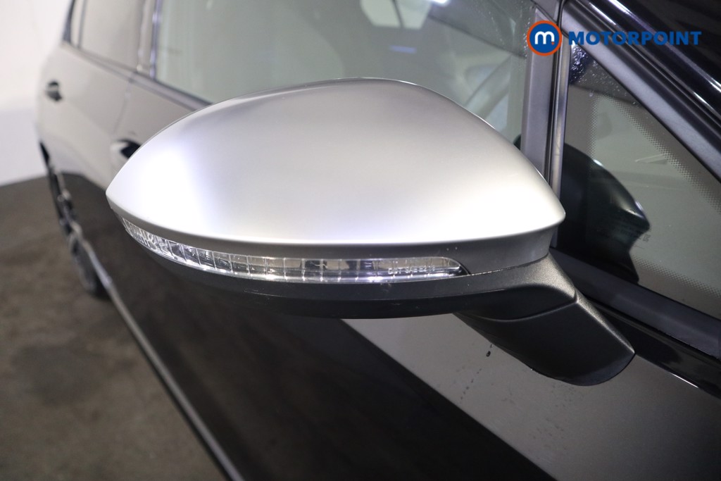 Volkswagen Golf R Automatic Petrol Hatchback - Stock Number (1609292) - 34th supplementary image