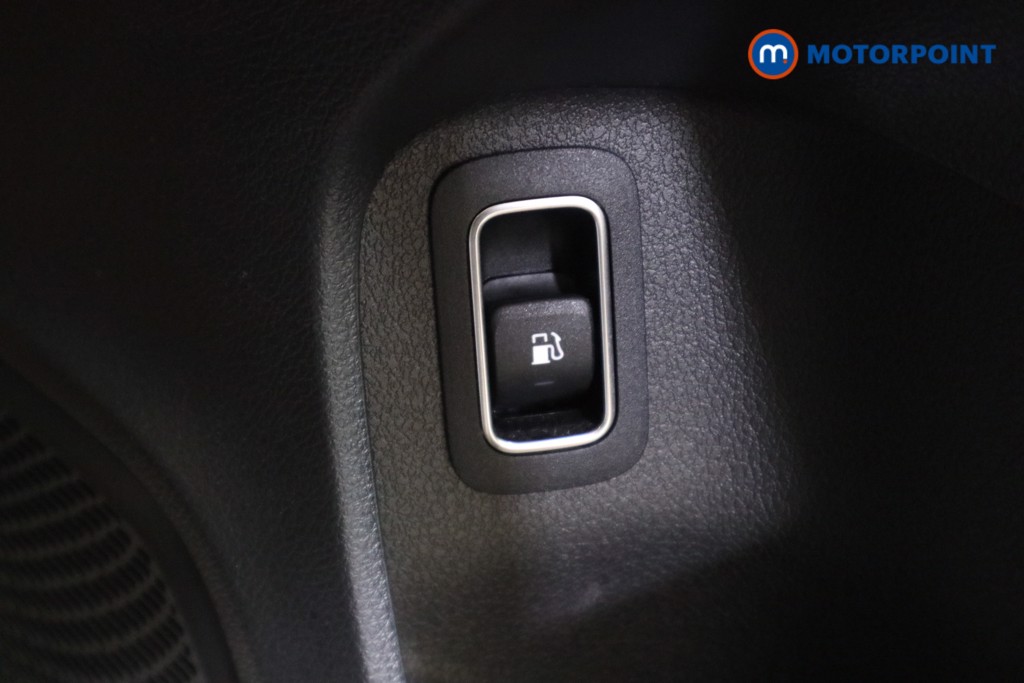 Mercedes-Benz A Class Amg Line Automatic Petrol Plug-In Hybrid Saloon - Stock Number (1609619) - 18th supplementary image