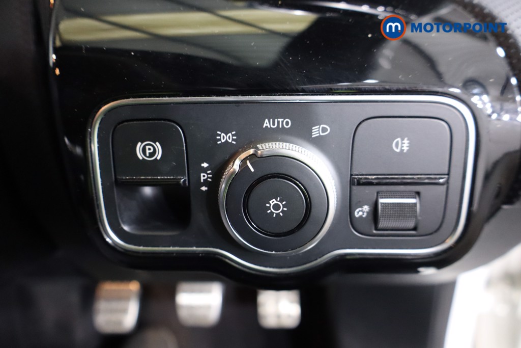 Mercedes-Benz A Class Amg Line Manual Petrol Hatchback - Stock Number (1610164) - 16th supplementary image