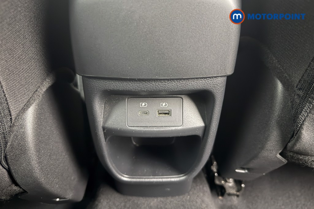 Nissan Juke N-Connecta Manual Petrol SUV - Stock Number (1610391) - 20th supplementary image