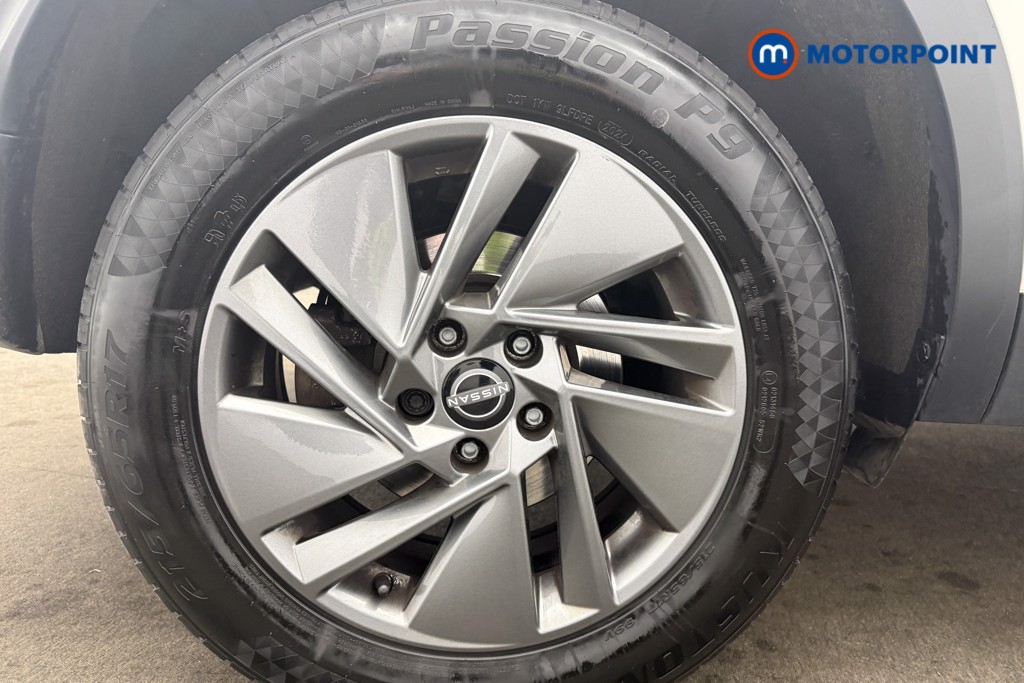 Nissan Qashqai Acenta Premium Automatic Petrol SUV - Stock Number (1610448) - 9th supplementary image