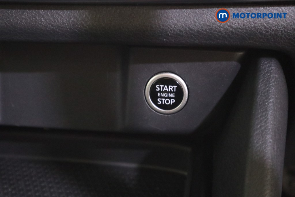 Nissan Qashqai Acenta Premium Automatic Petrol SUV - Stock Number (1610456) - 8th supplementary image