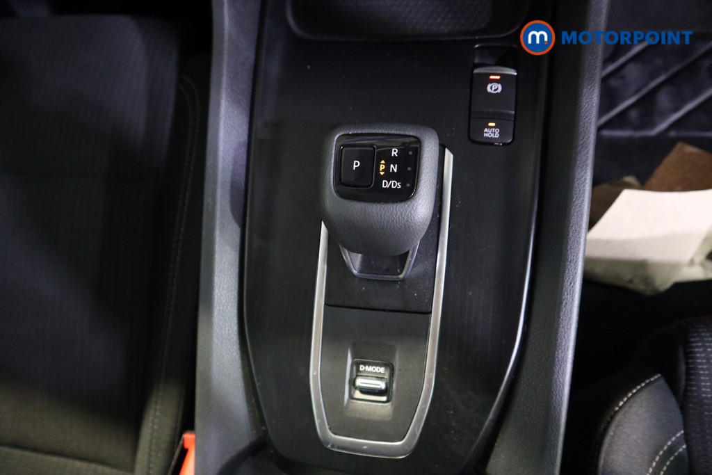 Nissan Qashqai Acenta Premium Automatic Petrol SUV - Stock Number (1610456) - 9th supplementary image