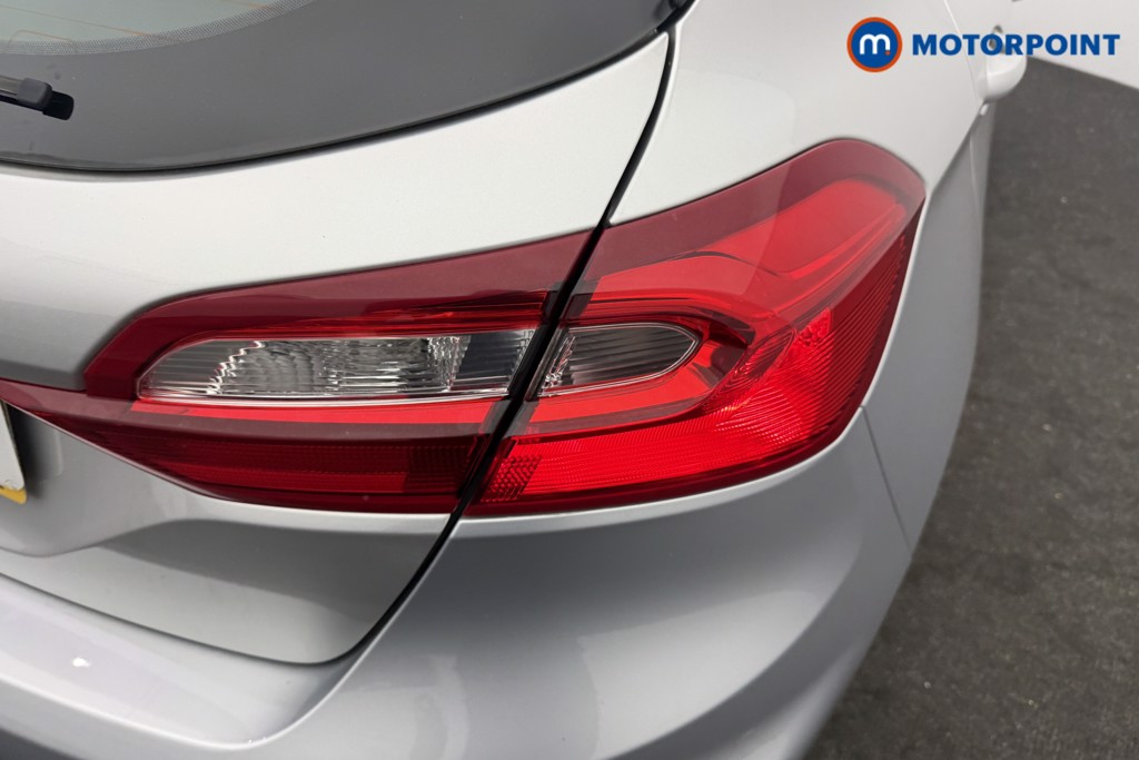 Ford Fiesta Zetec Manual Petrol Hatchback - Stock Number (1610535) - 3rd supplementary image