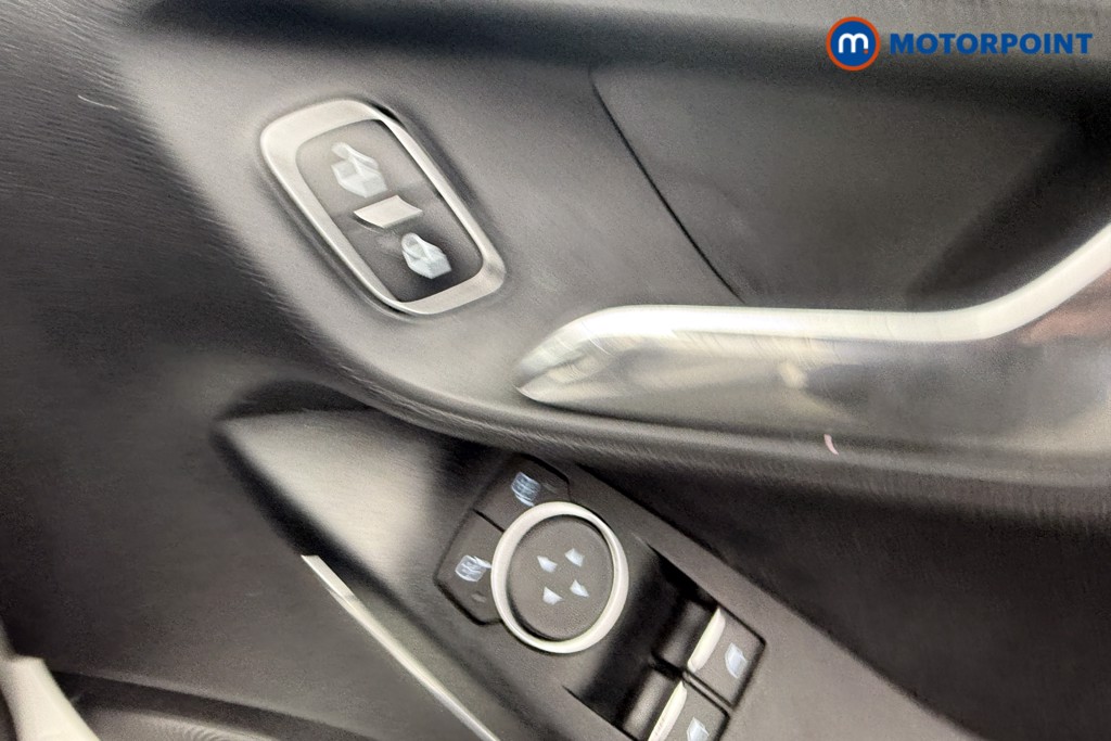 Ford Fiesta Zetec Manual Petrol Hatchback - Stock Number (1610535) - 9th supplementary image