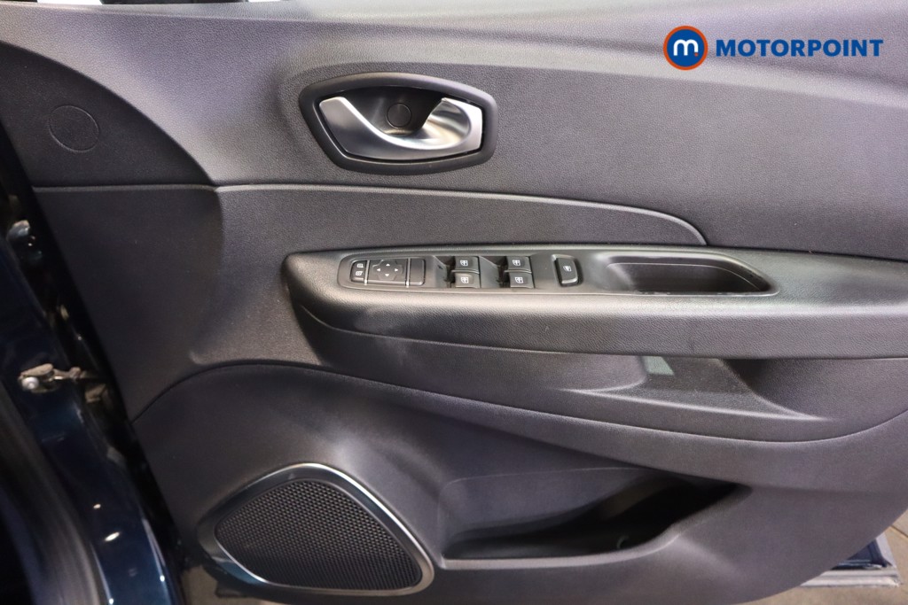 Renault Captur Iconic Automatic Diesel SUV - Stock Number (1611041) - 9th supplementary image