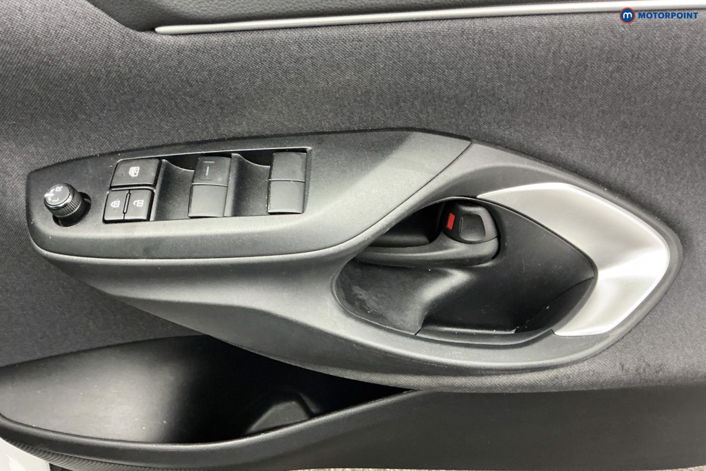 Toyota Yaris Cross Icon Automatic Petrol-Electric Hybrid Estate - Stock Number (1611692) - 23rd supplementary image