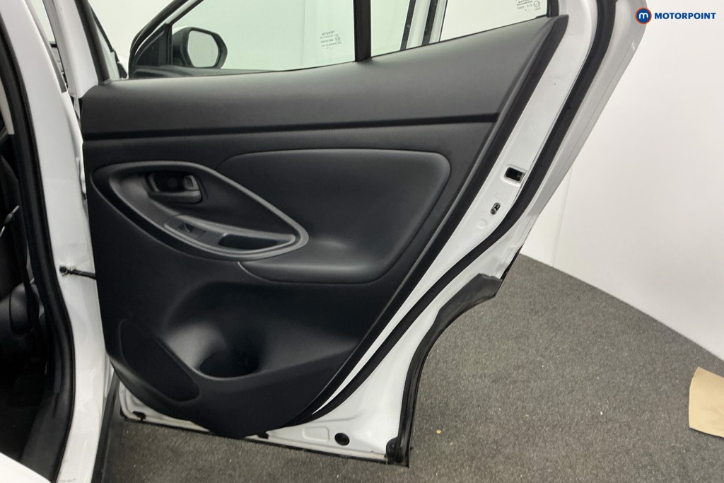 Toyota Yaris Cross Icon Automatic Petrol-Electric Hybrid Estate - Stock Number (1611692) - 25th supplementary image