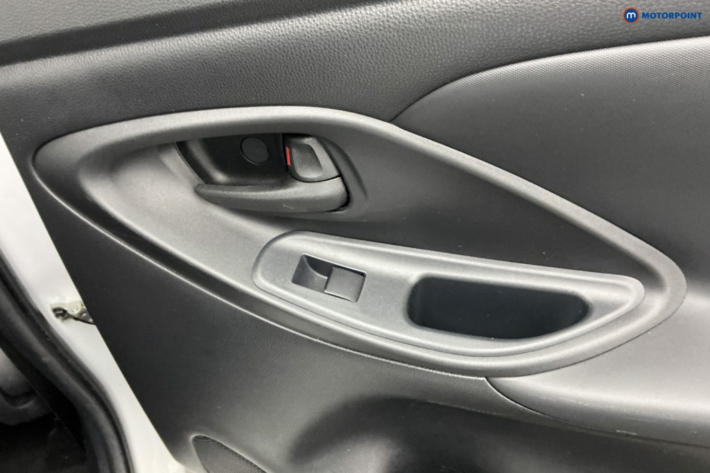 Toyota Yaris Cross Icon Automatic Petrol-Electric Hybrid Estate - Stock Number (1611692) - 26th supplementary image