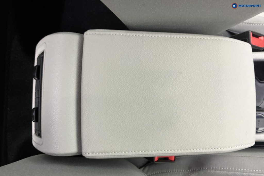 Volkswagen Golf Style Manual Petrol Hatchback - Stock Number (1612451) - 16th supplementary image