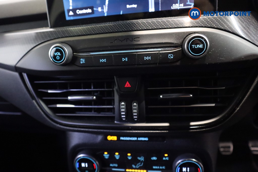 Ford Focus St-Line X Manual Petrol Hatchback - Stock Number (1612625) - 5th supplementary image