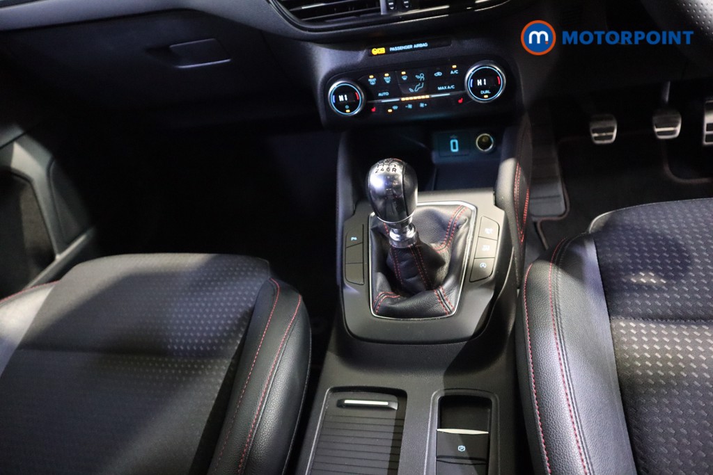 Ford Focus St-Line X Manual Petrol Hatchback - Stock Number (1612625) - 7th supplementary image