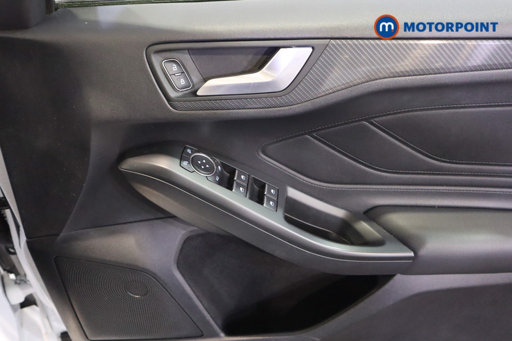Ford Focus St-Line X Manual Petrol Hatchback - Stock Number (1612625) - 10th supplementary image