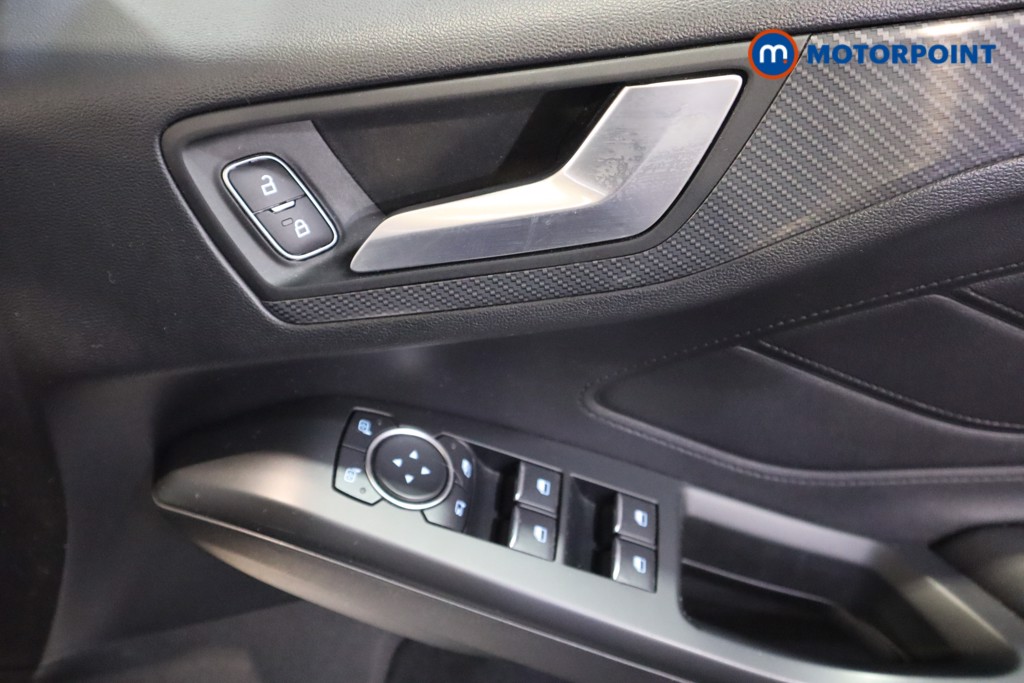 Ford Focus St-Line X Manual Petrol Hatchback - Stock Number (1612625) - 11th supplementary image