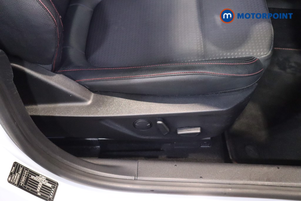 Ford Focus St-Line X Manual Petrol Hatchback - Stock Number (1612625) - 17th supplementary image