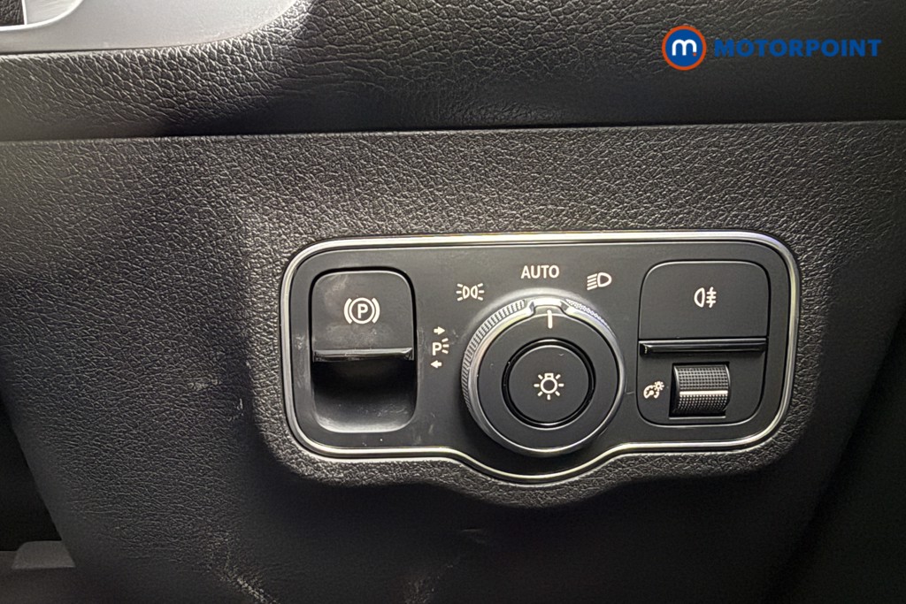 Mercedes-Benz GLB Amg Line Automatic Petrol SUV - Stock Number (1613367) - 18th supplementary image