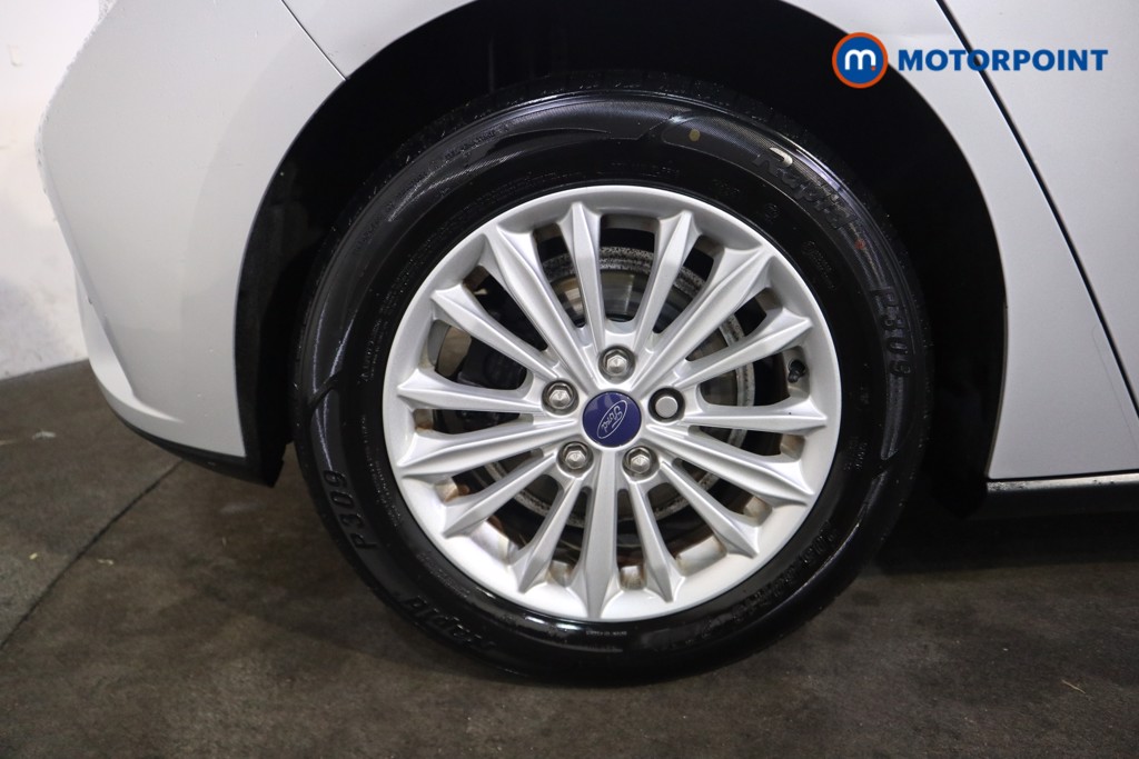 Ford Focus Titanium Automatic Petrol Hatchback - Stock Number (1616237) - 25th supplementary image