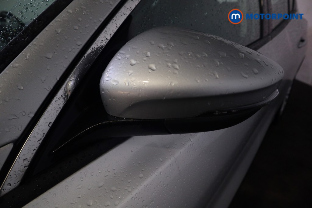 Ford Focus Titanium Automatic Petrol Hatchback - Stock Number (1616237) - 35th supplementary image