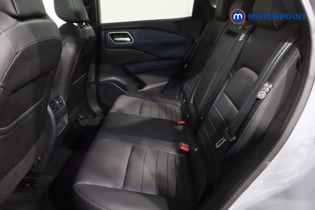 Nissan Qashqai Tekna Manual Petrol SUV - Stock Number (1616301) - 5th supplementary image