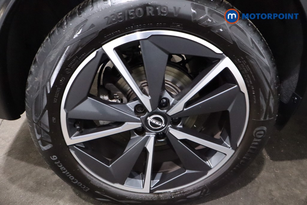 Nissan Qashqai Tekna Manual Petrol SUV - Stock Number (1616301) - 9th supplementary image