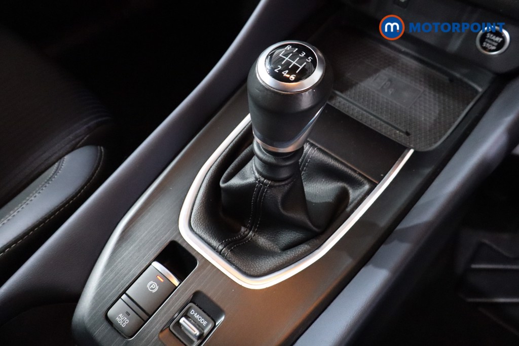 Nissan Qashqai Tekna Manual Petrol SUV - Stock Number (1616301) - 14th supplementary image