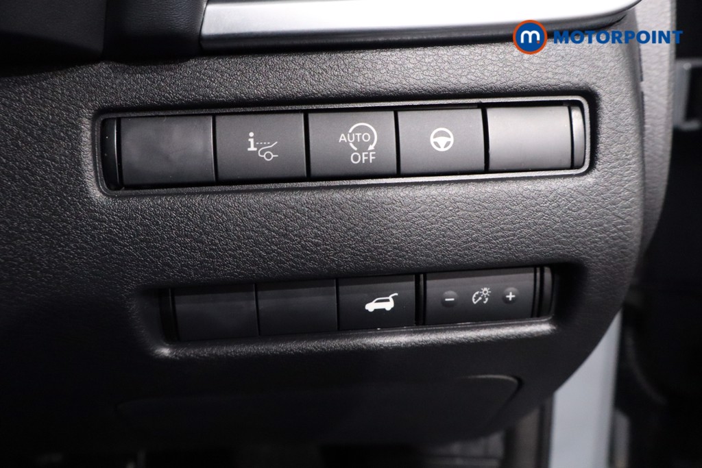 Nissan Qashqai Tekna Manual Petrol SUV - Stock Number (1616301) - 21st supplementary image