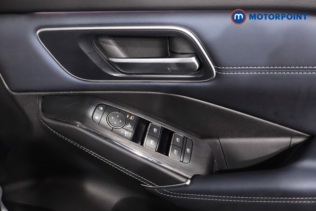 Nissan Qashqai Tekna Manual Petrol SUV - Stock Number (1616301) - 22nd supplementary image