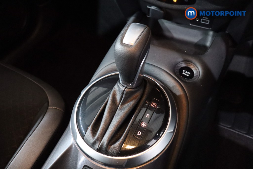 Nissan Juke N-Connecta Automatic Petrol-Electric Hybrid SUV - Stock Number (1616315) - 14th supplementary image