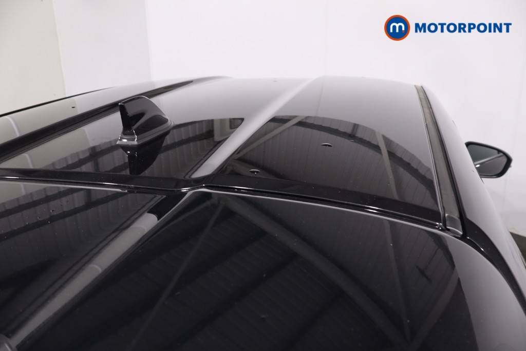 Nissan Juke N-Connecta Automatic Petrol-Electric Hybrid SUV - Stock Number (1616315) - 32nd supplementary image