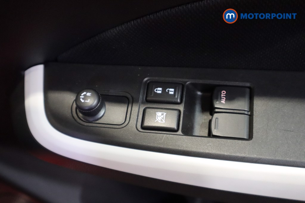 Suzuki Swift Sz-L Manual Petrol Hatchback - Stock Number (1616399) - 11th supplementary image