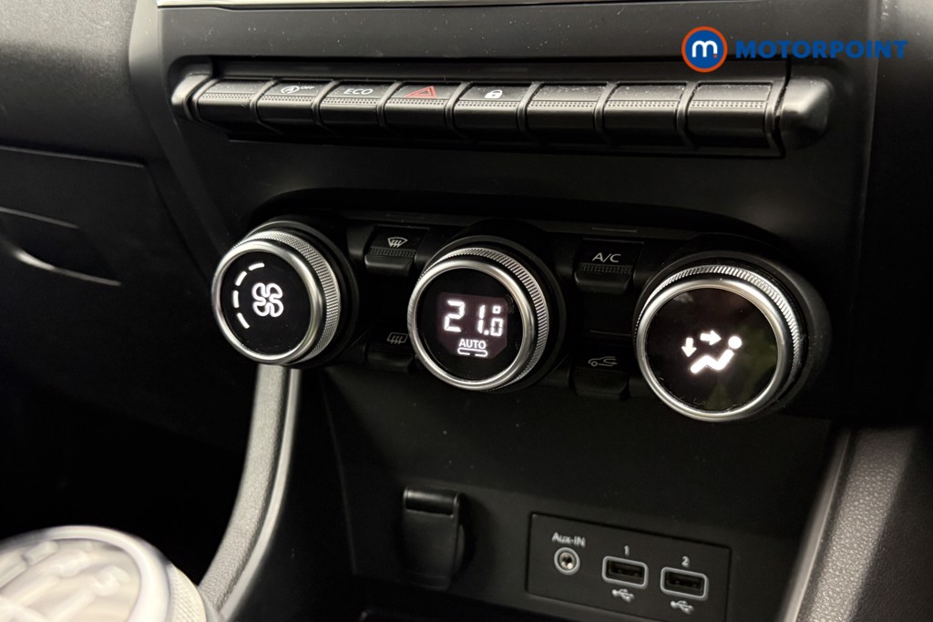 Renault Captur Iconic Manual Petrol SUV - Stock Number (1616400) - 13th supplementary image