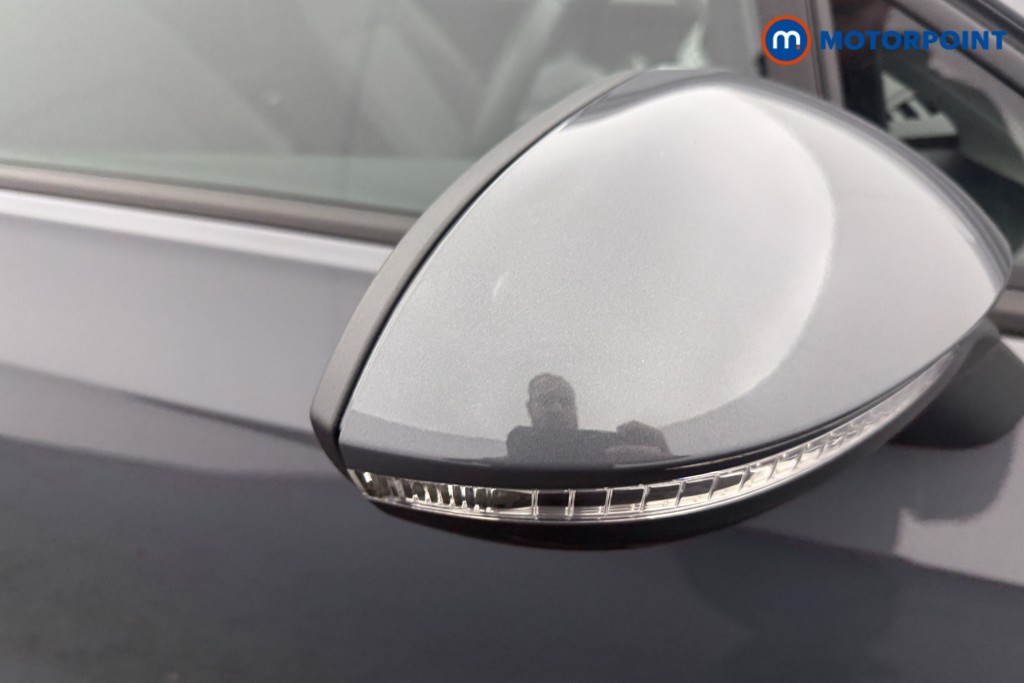 Volkswagen Golf Life Automatic Petrol Hatchback - Stock Number (1616726) - 21st supplementary image