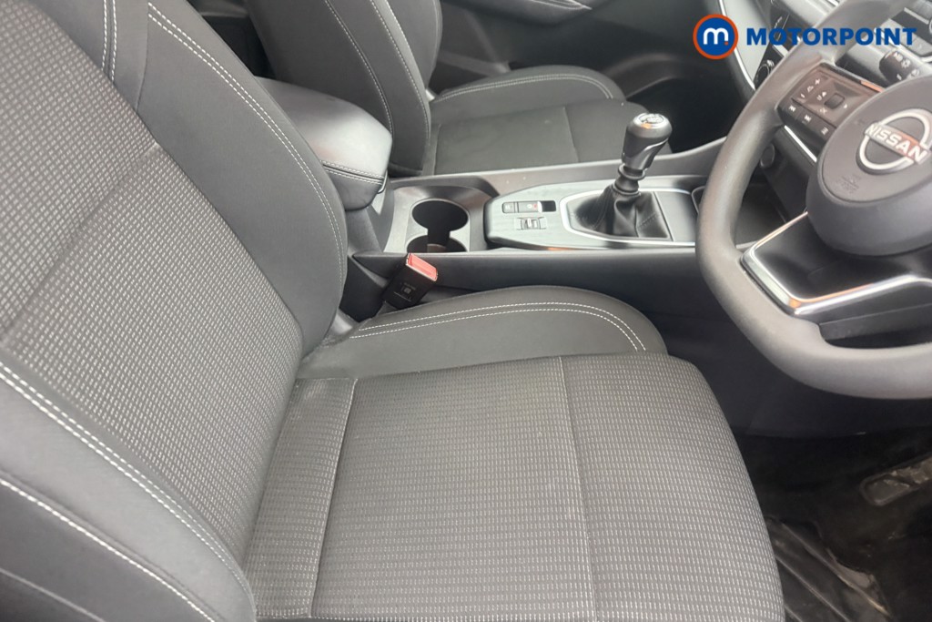 Nissan Qashqai Visia Manual Petrol SUV - Stock Number (1616740) - 12th supplementary image